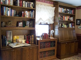 Freestanding bookcases